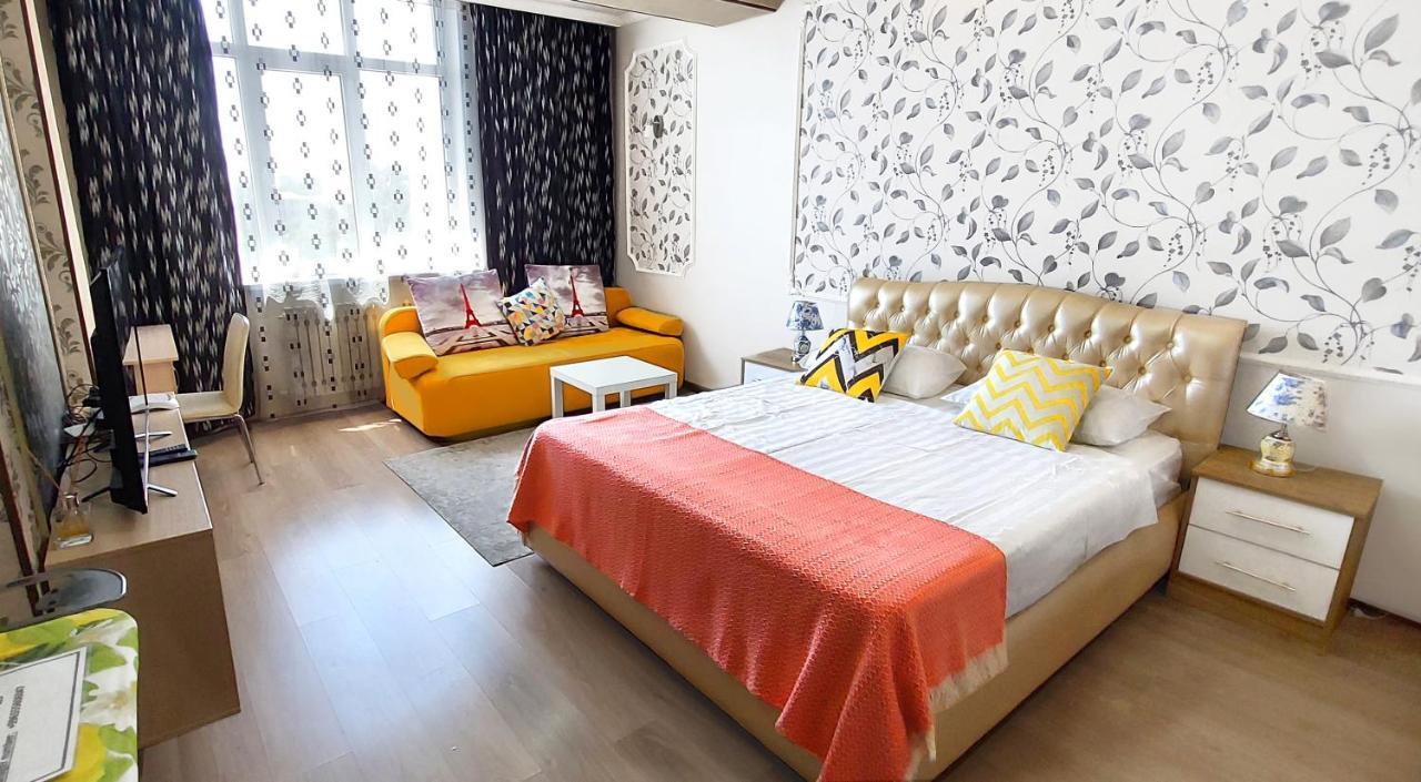 Apartment With Panoramic View In The Center Bischkek Exterior foto