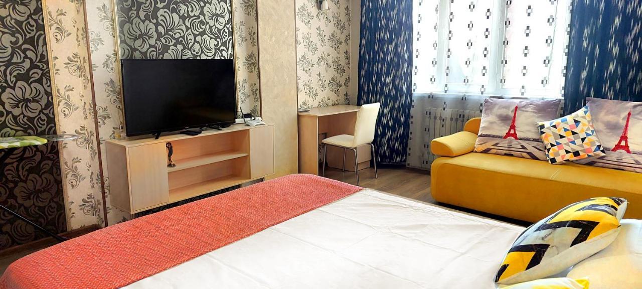 Apartment With Panoramic View In The Center Bischkek Exterior foto